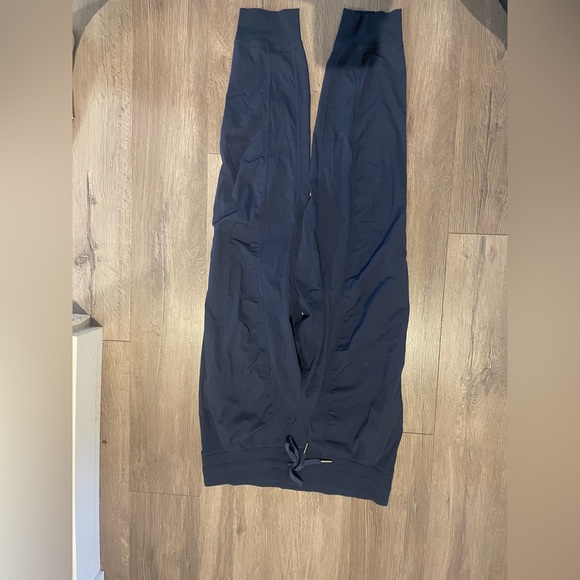 Lululemon dance joggers navy blue size 8 - Picture 3 of 3